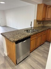 2820 Riverside Dr in Coral Springs, FL - Building Photo - Building Photo