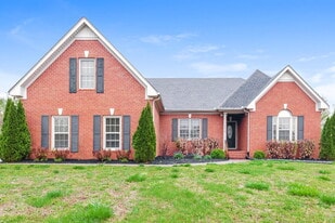 2414 Amber Glen Dr in Murfreesboro, TN - Building Photo