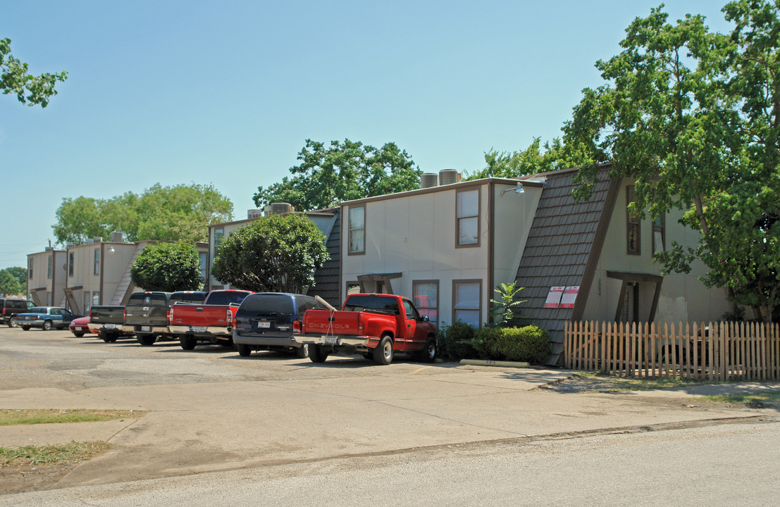 10850-10852 Shiloh Rd in Dallas, TX - Building Photo