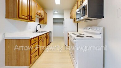 215 E Arbor Ave in Bismarck, ND - Building Photo - Building Photo