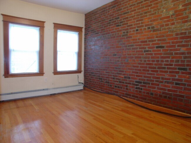 527 E 3rd St in Boston, MA - Building Photo - Building Photo