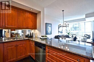 628-628 Fleet St in Toronto, ON - Building Photo - Building Photo