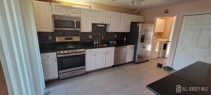 24 Cotoneaster Ct in Monmouth Junction, NJ - Building Photo - Building Photo