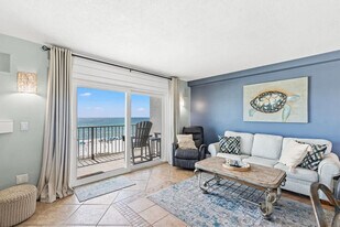 8743 Thomas Dr in Panama City Beach, FL - Building Photo