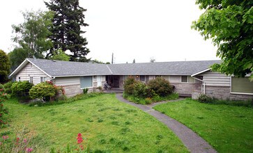 Roselyn Apartments in Seattle, WA - Building Photo - Building Photo