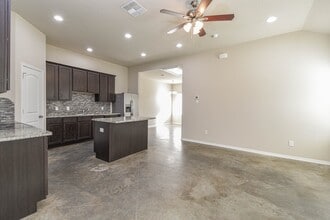 15786 Cottonwood Dr in Montgomery, TX - Building Photo - Building Photo