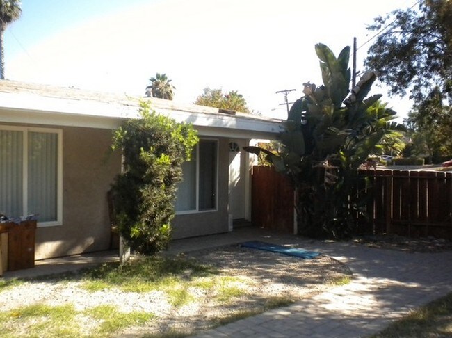 Chestnut Street Apartments in Escondido, CA - Foto de edificio - Building Photo