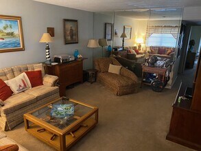 2600 S Kanner Hwy, Unit J11 in Stuart, FL - Building Photo - Building Photo