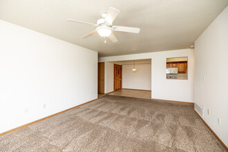 Boulder Ridge Apartments and Townhomes in Pleasant Hill, IA - Foto de edificio - Interior Photo