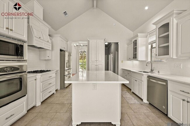 8564 Grand View Dr in Baton Rouge, LA - Building Photo - Building Photo