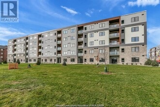 2600 Sandwich W Pkwy in Lasalle, ON - Building Photo - Building Photo