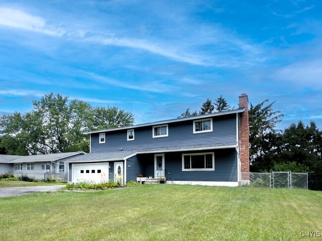 7189 Coventry Rd N in East Syracuse, NY - Building Photo - Building Photo