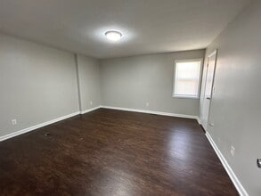 37 Brianfield Dr in Jackson, TN - Building Photo - Building Photo