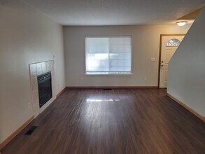 9409 SE Stanley Ave in Milwaukie, OR - Building Photo - Building Photo