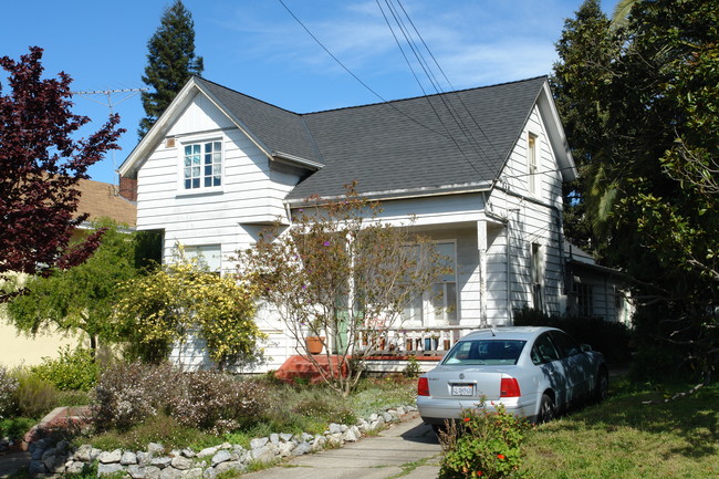 1727 Addison St in Berkeley, CA - Foto de edificio - Building Photo