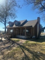 13721 Old China Spring Rd in Waco, TX - Building Photo