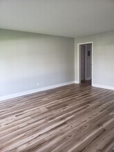 106 SE Whitney St in Camas, WA - Building Photo - Building Photo