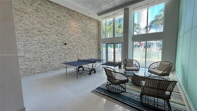 41 SE 5th St, Unit 1104 in Miami, FL - Building Photo - Building Photo
