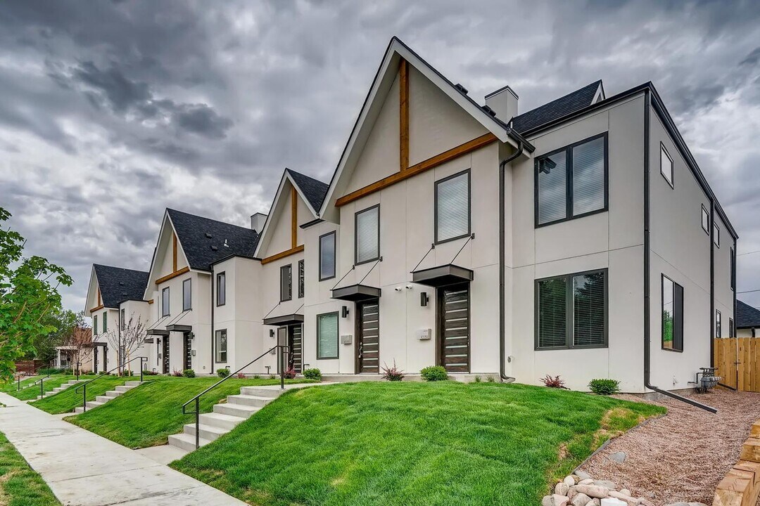 1035 Julian St in Denver, CO - Building Photo