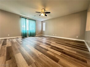 7321 Amesbury St in Las Vegas, NV - Building Photo - Building Photo