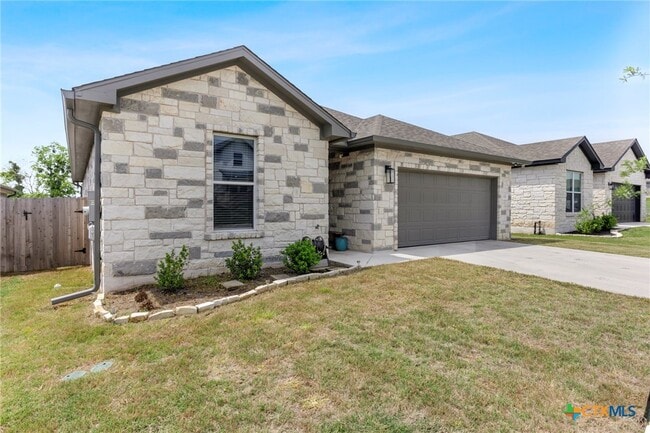property at 2124 Blackhawk Lp