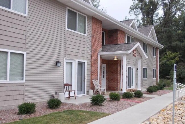 808 Treewood Dr in Hillsboro, OH - Building Photo - Building Photo