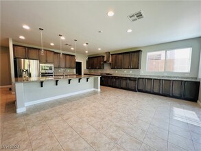 294 Caddy Drop Ln in Las Vegas, NV - Building Photo - Building Photo