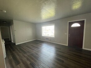 601-603 Woodstock St in Medford, OR - Foto de edificio - Building Photo