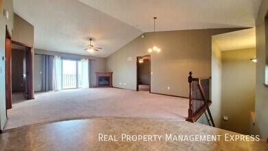 2 Bed 2 Bath Townhouse with a View in West in Sioux Falls, SD - Building Photo - Building Photo