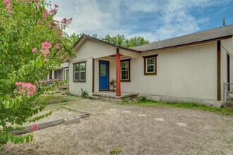 4615 Ribbecke Ave in Austin, TX - Building Photo - Building Photo