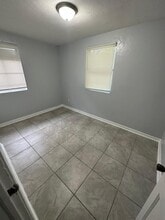 1046 W 8th St in Jacksonville, FL - Foto de edificio - Building Photo