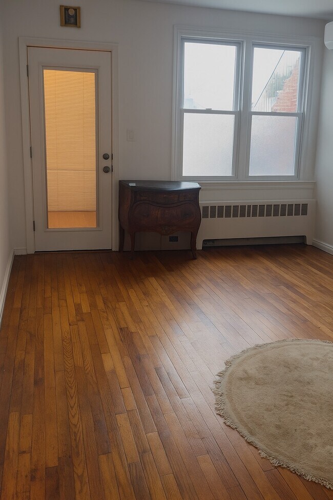 8420 Little Neck Pky, Unit 84-20 little neck parkway in Floral Park, NY - Building Photo - Building Photo