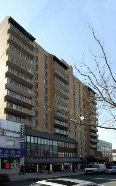 133-36 41st Rd in Flushing, NY - Foto de edificio - Building Photo