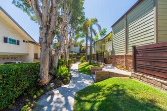 520 Avenue B in Redondo Beach, CA - Building Photo - Building Photo