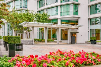 Bayshore Outlook in Vancouver, BC - Building Photo - Building Photo