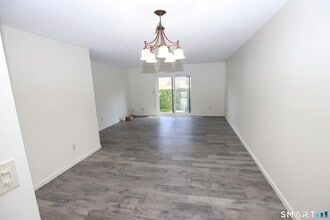 79 Webster Ct in Newington, CT - Building Photo - Building Photo