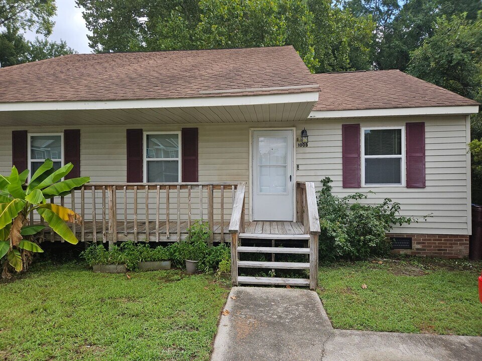 100 Diamond Ave-Unit -Unit B in Chesapeake, VA - Building Photo