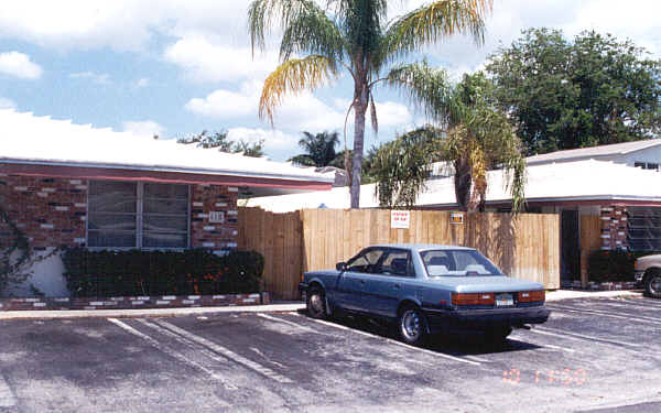 615 NE 10th Ave in Fort Lauderdale, FL - Building Photo - Building Photo