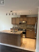 336 Drummond Dr in Vaughan, ON - Building Photo - Building Photo