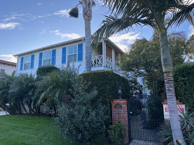 1057 Masselin Ave, Unit 1057