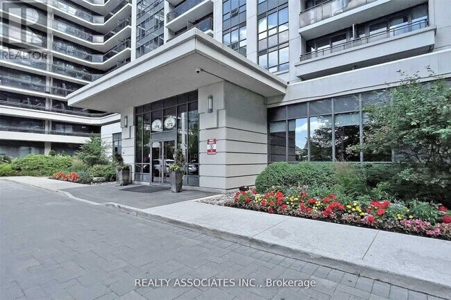 102-372 Hwy 7 in Richmond Hill, ON - Building Photo - Building Photo