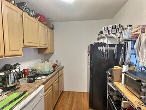 1027 Commonwealth Ave in Boston, MA - Building Photo - Building Photo