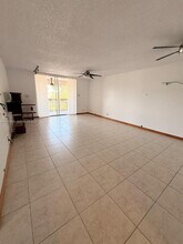 900 NE 12th Ave in Hallandale Beach, FL - Building Photo - Building Photo