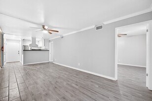 1418 Vermont St in Houston, TX - Building Photo