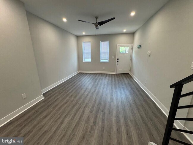 2467 Amber St in Philadelphia, PA - Building Photo - Building Photo