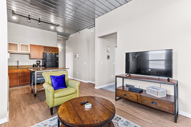 201 S 1st St, Unit SI ID1596537P
