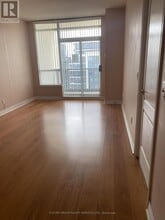 60 Disera Dr in Vaughan, ON - Building Photo - Building Photo