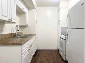 2242 Grand Ave in San Diego, CA - Building Photo - Building Photo