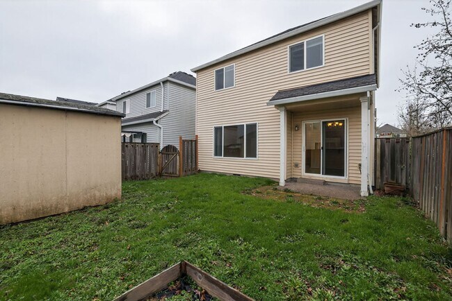 42016 NW Barton Ct in Banks, OR - Building Photo - Building Photo