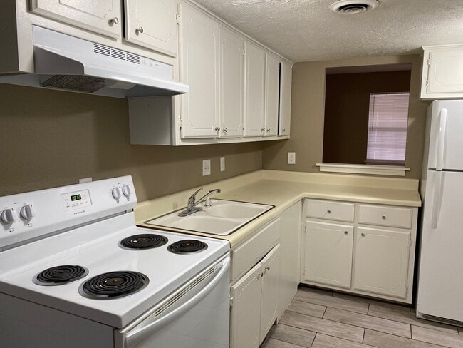 29 Woodmont Dr, Unit D in Jackson, TN - Building Photo - Building Photo